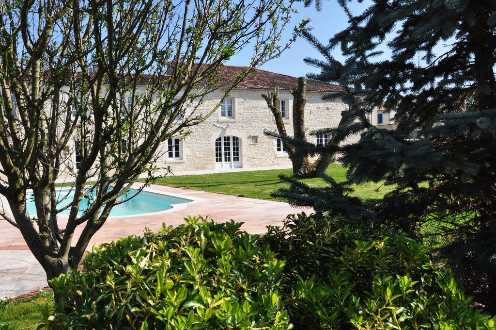 Le Soleil Et Les Etoiles Saint-Sauveur-d'Aunis Exterior photo