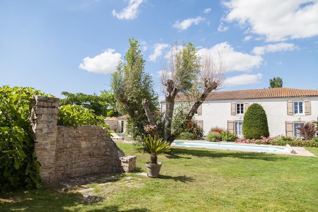 Le Soleil Et Les Etoiles Saint-Sauveur-d'Aunis Exterior photo