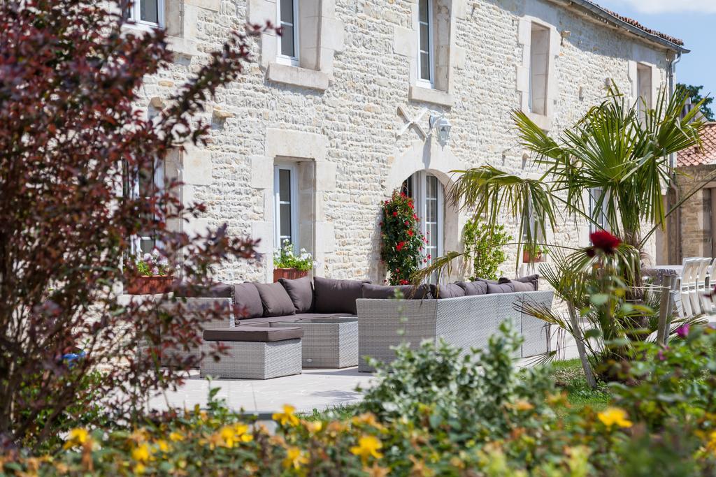 Le Soleil Et Les Etoiles Saint-Sauveur-d'Aunis Exterior photo